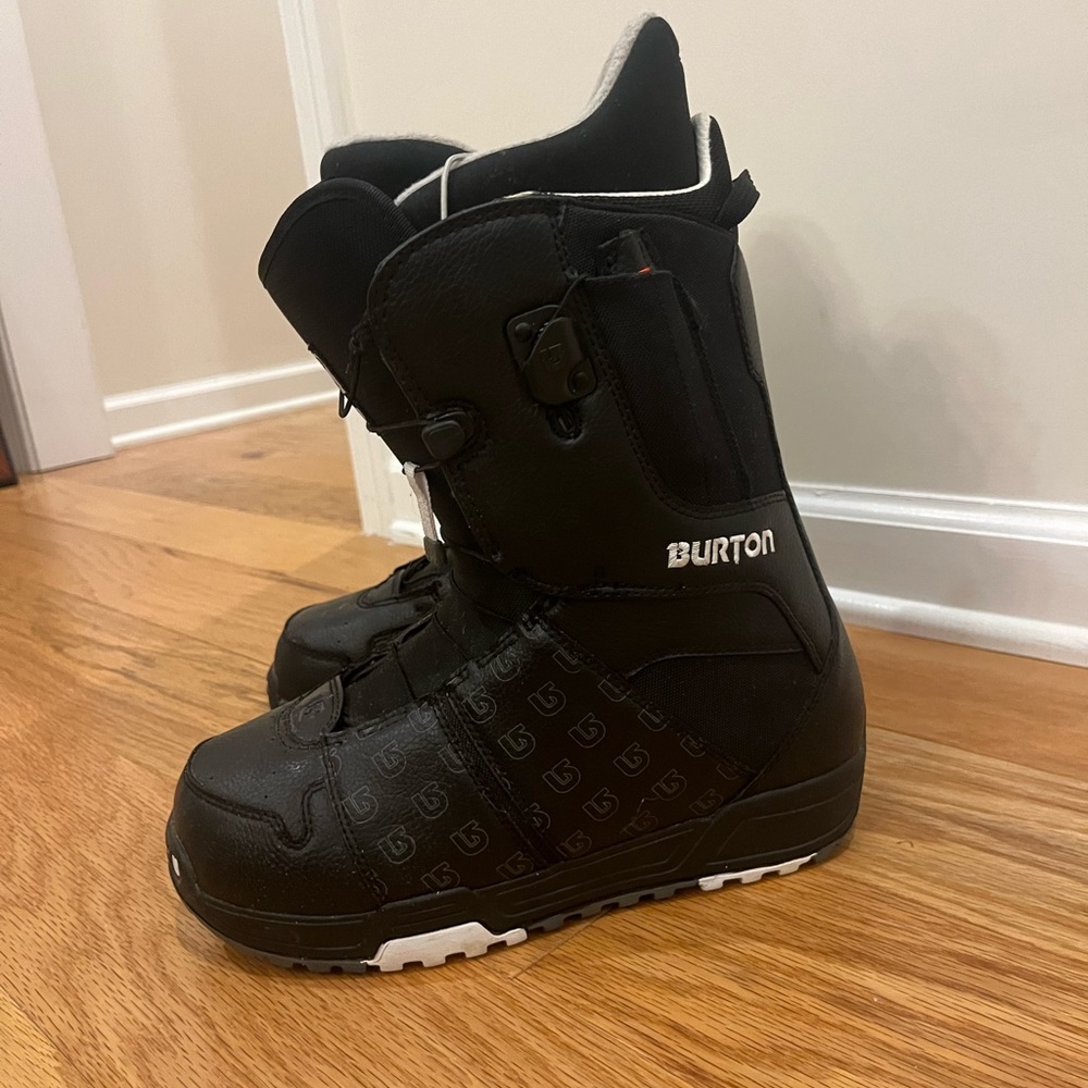 Burton snowboarding boots used like new